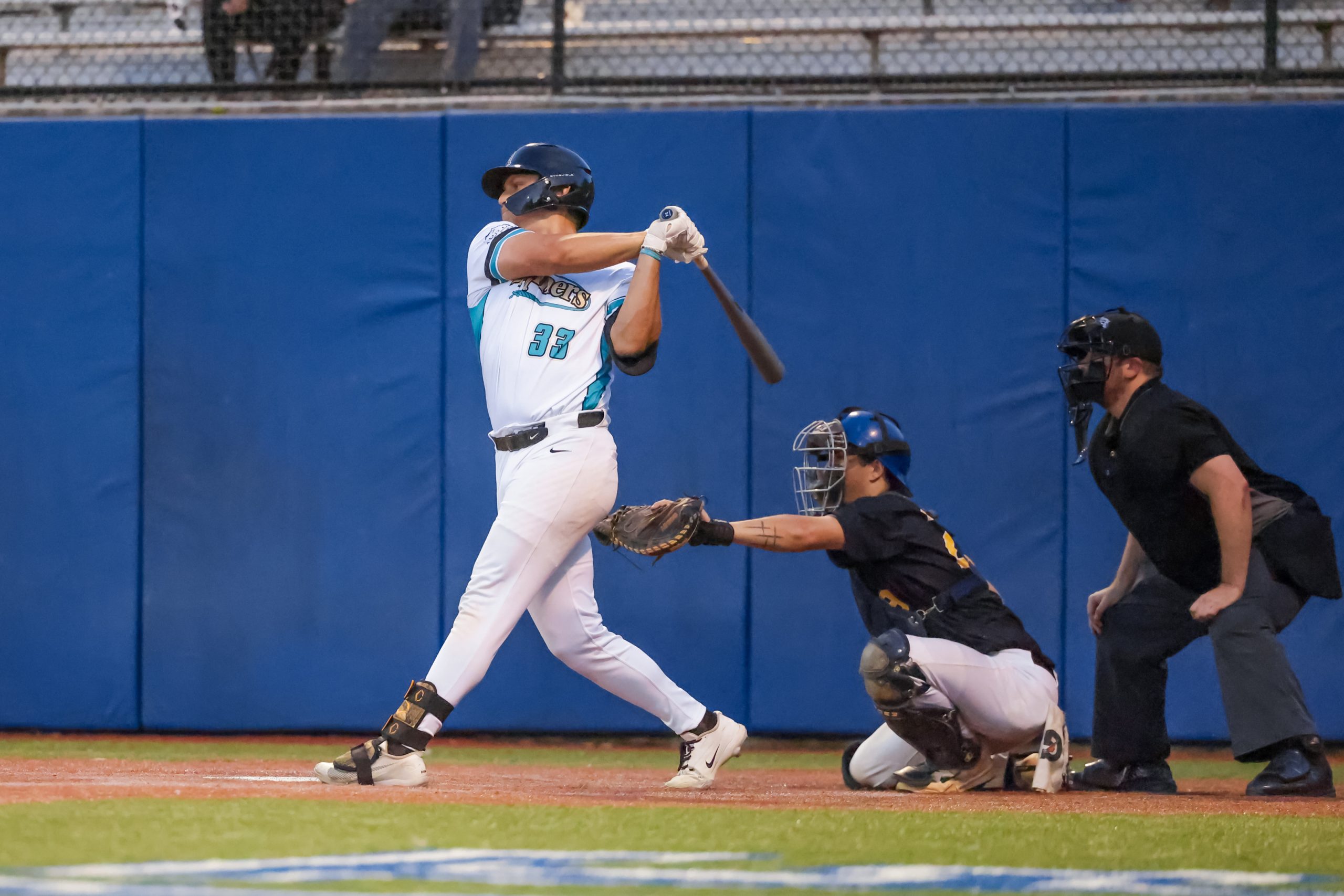 Bidoglio’s 8th-Inning Blast Clips Owls’ Wings to Seal 4-2 Victory